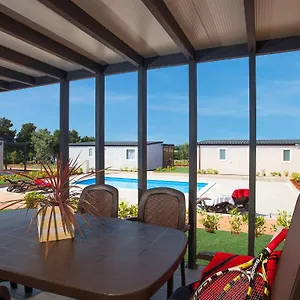 Camping Adria Mobile Homes In Camping Kastanija Park za odmor
